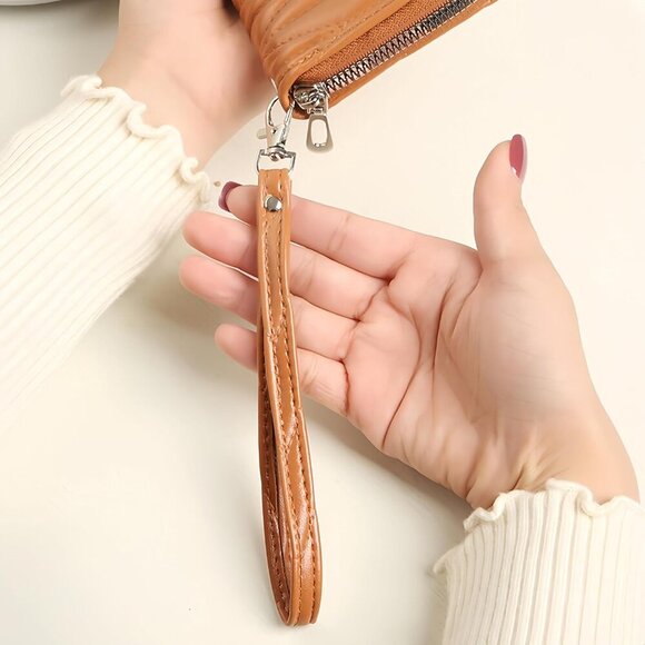 Women's RFID Wallet Vegan Leather Quilted Large Capacity Organizer - Picture 6 of 9